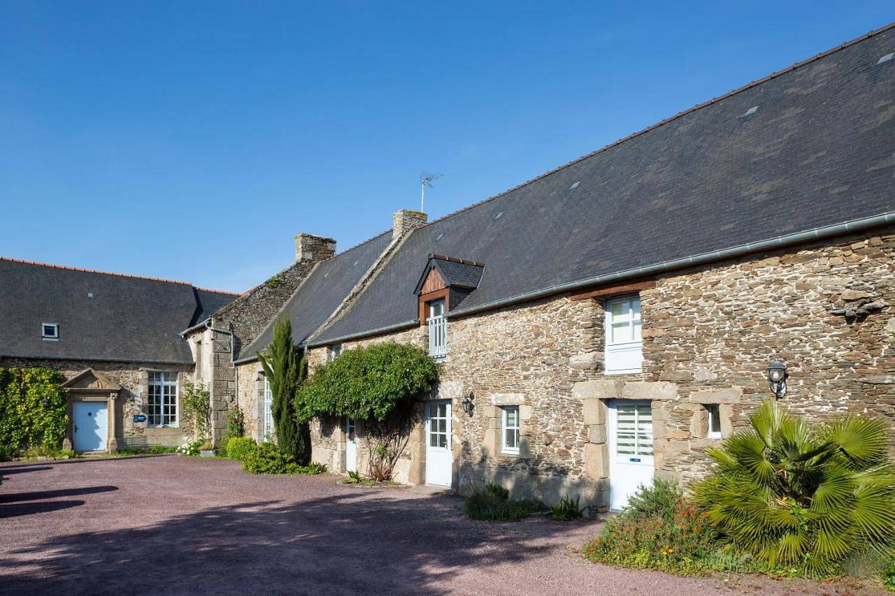 La Metairie du Vauhariot - Cottages de Caractère Vue Mer - Terrasse & Piscine Intérieure Chauffée in Cancale, Baie du Mont-Saint-Michel