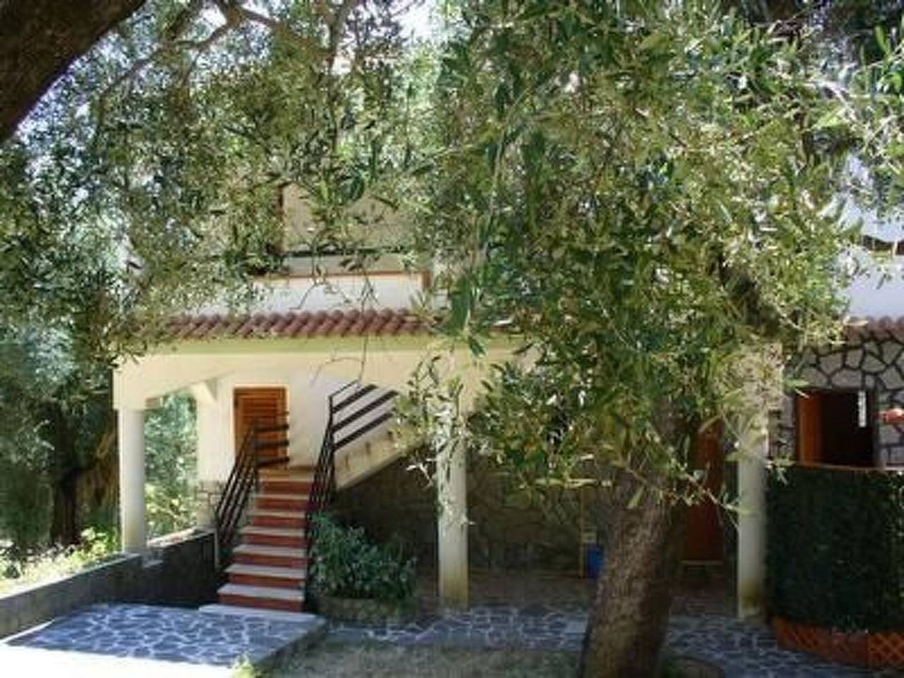 Appartement mit Garten, Terrasse und Grill in Pisciotta, Cilento Coast