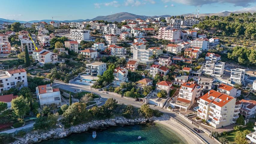 Gîte pour 6 personnes, avec terrasse à Okrug Gornji - 4