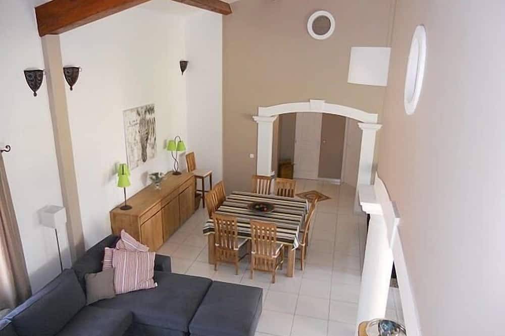 Villa de vacances 8 adultes - chambres clim -lits bb- Promo 22/8/26 au 29/8/26 in Garrigues-Sainte-Eulalie, Région de Nîmes