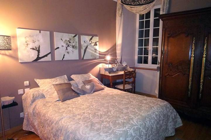 Geräumiges Herrenhaus mit Whirlpool und Schlafzimmern mit privatem Bad, für 11 in Millières, Coutances und Umgebung