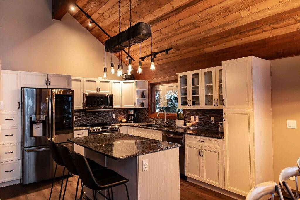 Chalet for 12 Guests in Big White, Kootenay Boundary