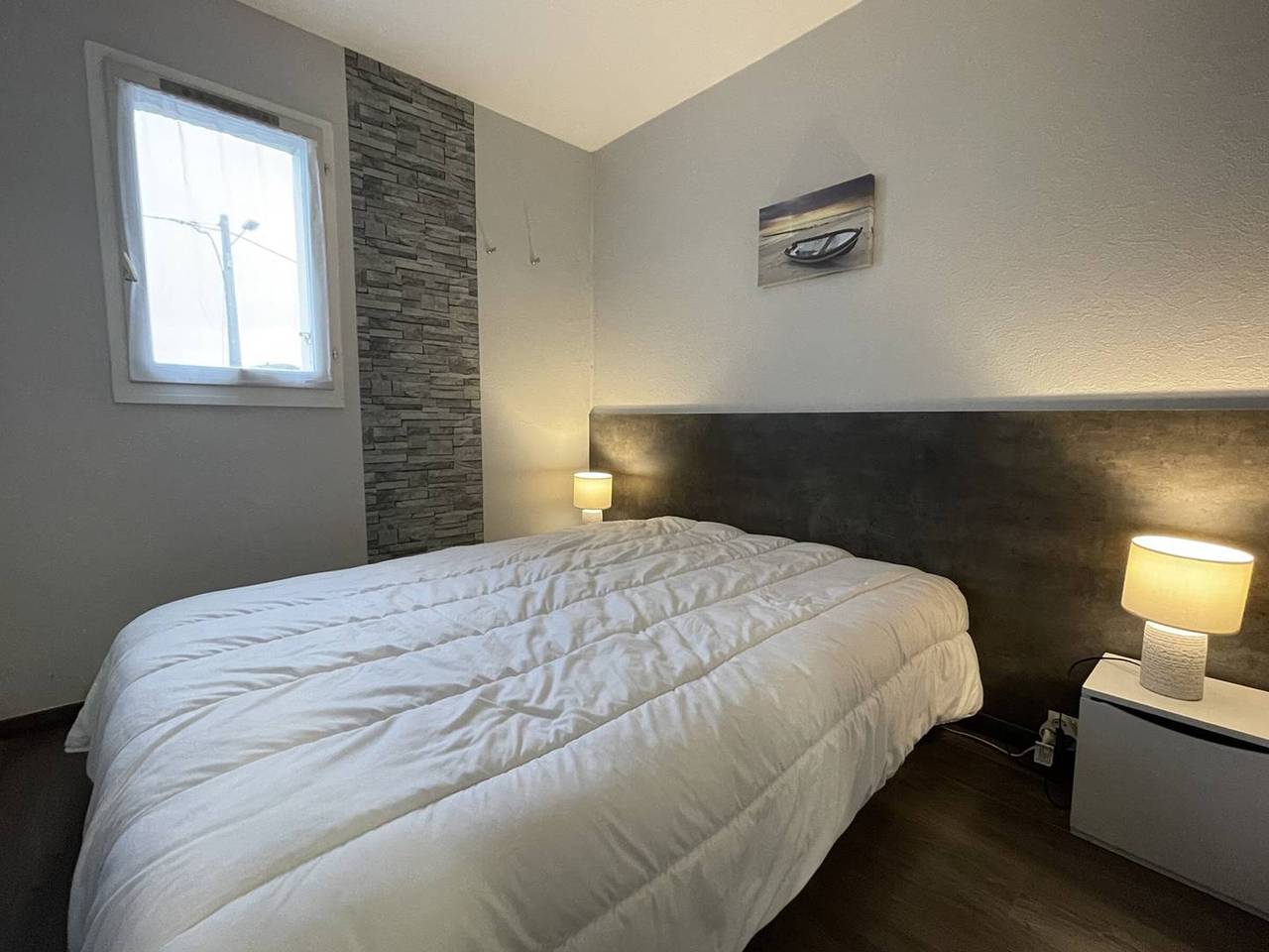 Appartement entier, Appartement rénové, bien équipé à 500m de la plage de Trestrignel et du centre-ville de Perros-Guirec in Perros-Guirec, Côte de Granit Rose