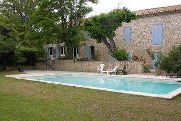 Gîte pour 8 personnes, avec jardin à Bagnols-sur-Cèze