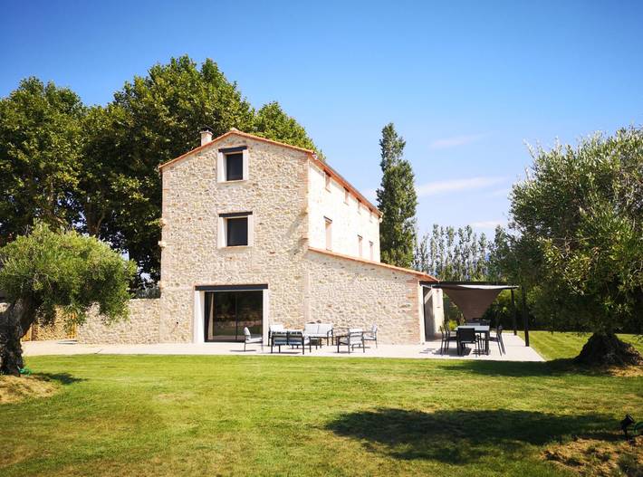 Gîte pour 17 personnes, avec terrasse et jardin ainsi que piscine et jacuzzi à Saint-Génis-des-Fontaines - 2