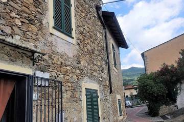 Gîte pour 6 personnes, avec terrasse, animaux acceptés à Villanova d'Albenga