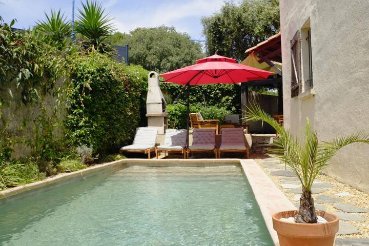 Gîte pour 2 personnes, avec piscine ainsi que vue et jardin à Le Crès - 3