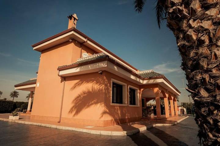 Casa rural para 14 personas, con Balcón y Jacuzzi además de Terraza y Jardín en Elche - 2