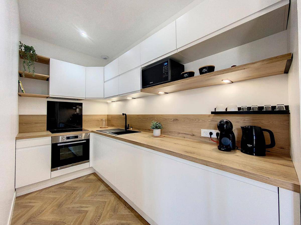 Appartement entier, Appartchic - appartement standing - plein Centre & Parking privé in Créon (Gironde), Région de Bordeaux