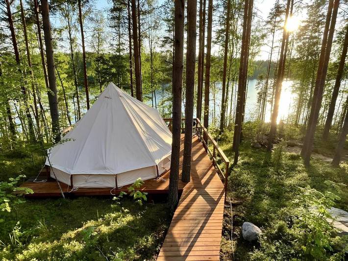Kemping dla 2 osób, z sauna i widok na jezioro oraz widok i taras, zwierzęta dozwolone w Finlandia