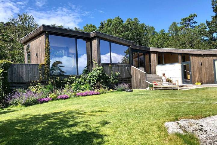 Feriehus for 8 personer, med hage i Larvik 