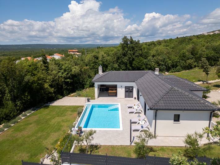 Ferienhaus mit Meerblick für 4 Personen, mit Terrasse und Pool sowie Garten in Istrien