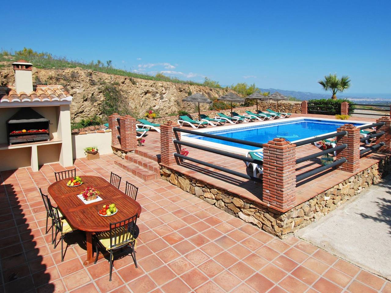 Villa Los Poyatos, beheizter Pool, Wifi, Ac,Bbq in Comares, Provincia de Málaga