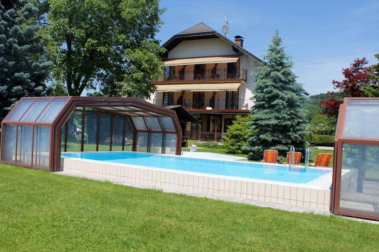 Classic Triple Room in Salzkammergut-Berge, Hallein