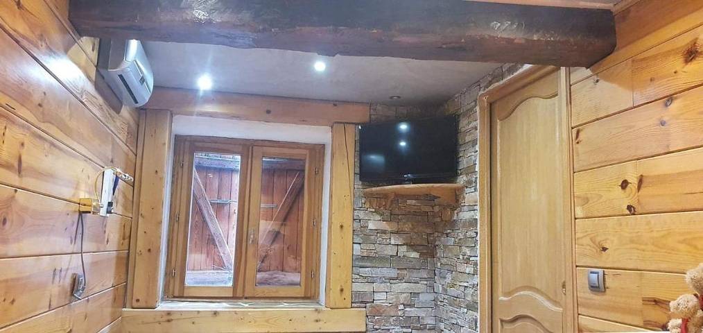 Gîte pour 2 personnes, avec Jacuzzi ainsi que Jardin et Vue dans Col de La Bonette - 4