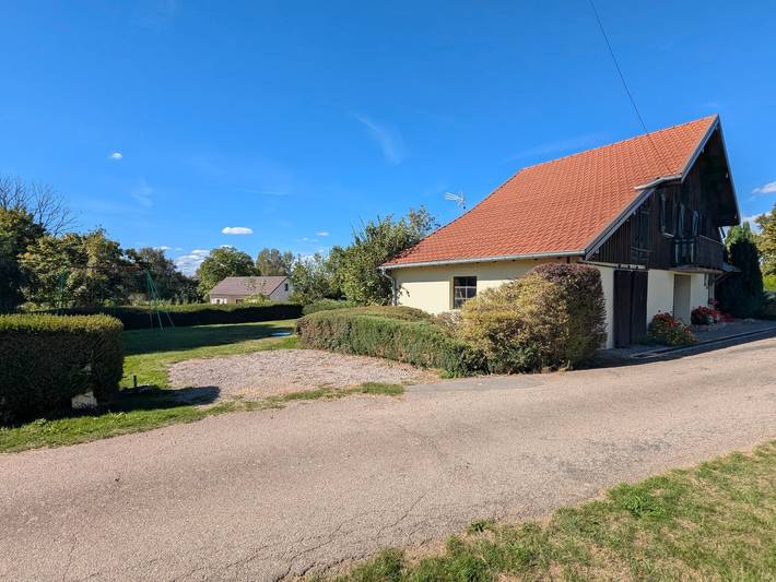 Gîte pour 4 personnes, avec Balcon ainsi que Terrasse et Jardin à Champdray