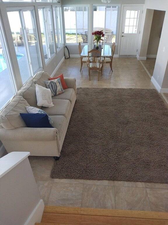 Vacation rental for 16 people, with terrace and hot tub as well as yard, with pets in Pinellas County