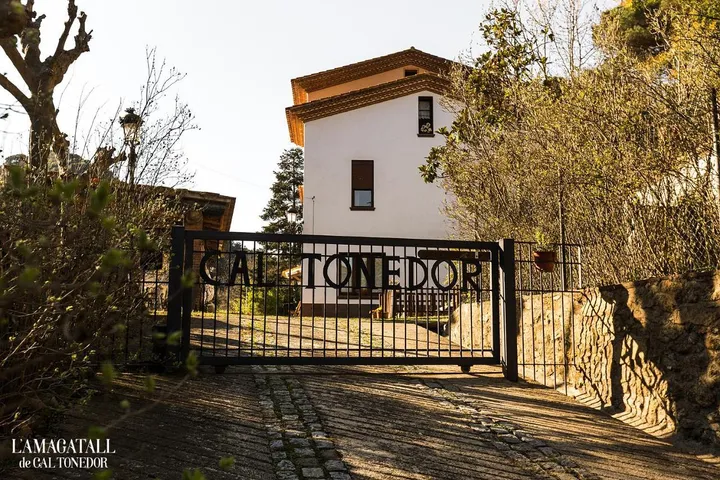 Hotel para 2 personas, con piscina además de jardín y vistas, Se admiten mascotas - 1
