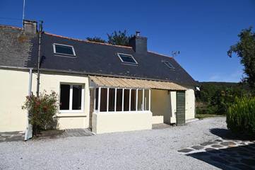 Gîte pour 4 personnes, avec jardin à Caurel