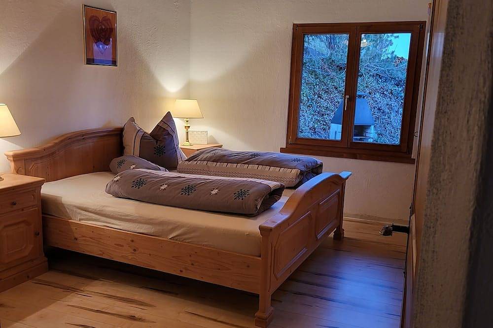 Ganze Wohnung, Panoramawohnung Surselva, fantastischer Ausblick, bietet Erholung und Aktivität in Ladir, Alpenarena