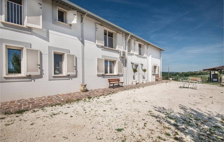 Ferienhaus für 13 Personen, mit Garten und Pool