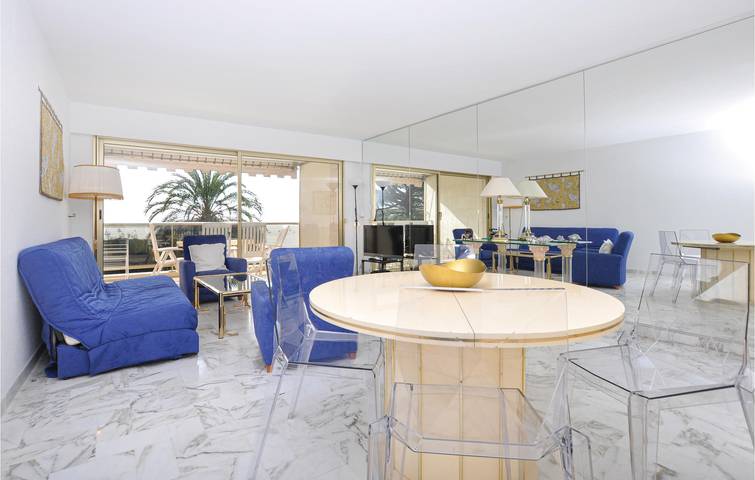 Appartement de vacances entier, Appartement avec vue sur la mer, piscine et parking ! in Cannes La Bocca, Cannes