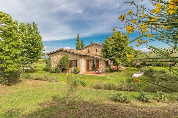 Glamping per 14 persone, con giardino in Umbria