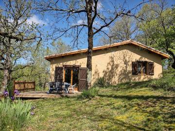 Gîte pour 5 personnes, avec piscine et jardin, animaux acceptés à Paulhiac