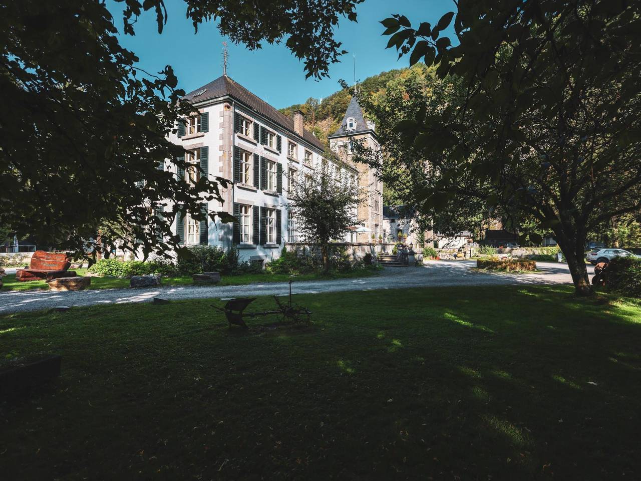 Geheel appartement, Comfortabel 4/6-persoons appartement in het kasteel met authentieke sfeer in de Ardennen in Aywaille, Luik en omgeving