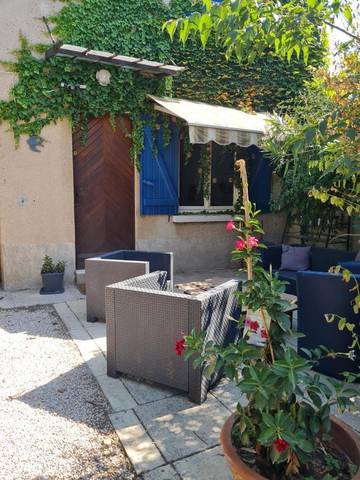 Gîte pour 5 personnes, avec terrasse ainsi que piscine et jardin à Gémenos