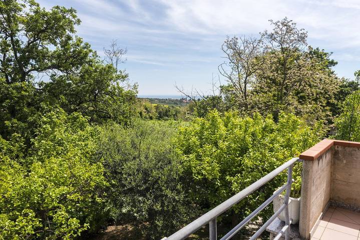 Appartamento per 7 persone, con giardino in Provincia di Ancona