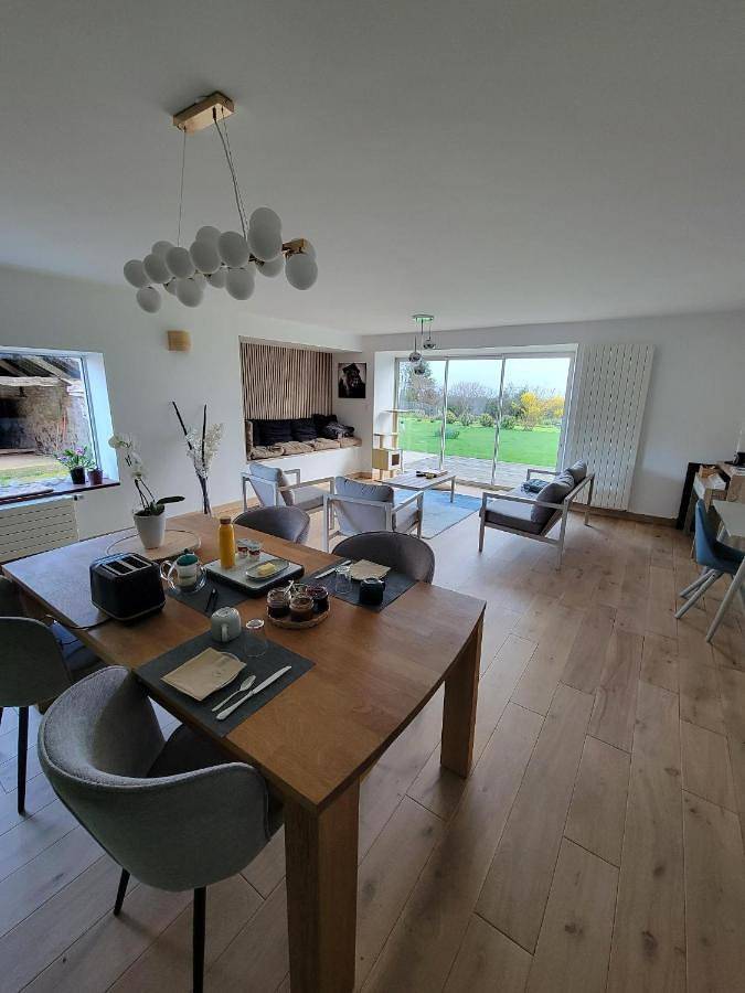 Location de vacances pour 2 personnes, avec terrasse ainsi que jardin et vue dans Clitourps - 2