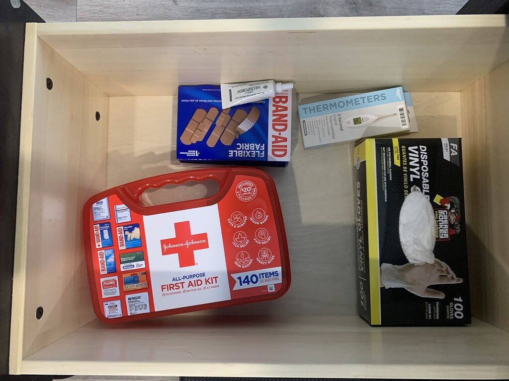 Spacious kitchen suitable for large groups, close to shopping, parks & wineries. in Kennewick, Washington