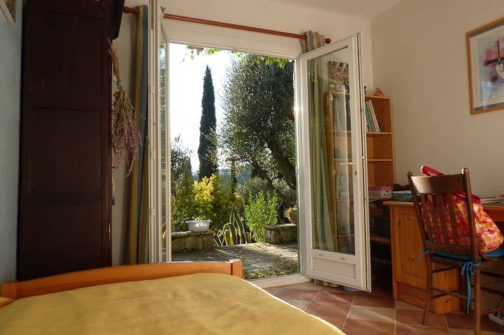 Location de vacances pour 7 personnes, avec terrasse et jardin à Auribeau-sur-Siagne - 3