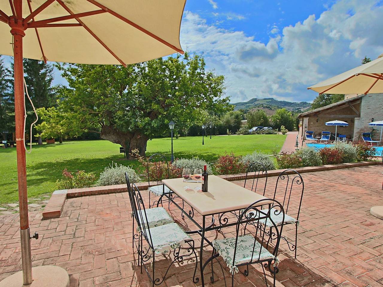 Cottage a Urbania con piscina e terrazza in Urbania, Valle del Metauro