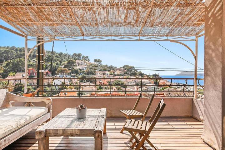 Gîte pour 4 personnes, avec Terrasse dans Plage Des Oursinieres Le Pradet