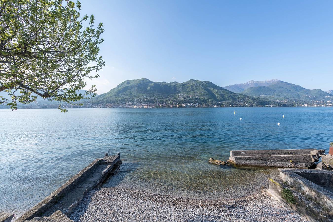 Entire apartment, Zio coco - Lake View in San Felice del Benaco, Garda Mountains