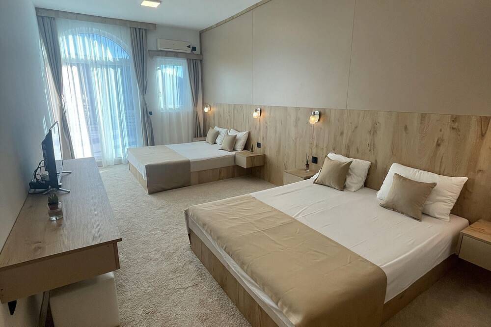 El Mar Double Room with Swimming Pool in Utjeha-Bušat, Montenegro