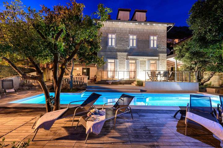 Villa for 8 people, with garden in Dubrovnik