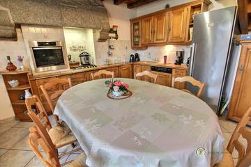 Gîte pour 11 Personnes dans Coatascorn, Région de Lannion, Photo 3