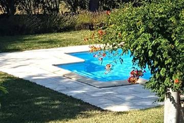 Gîte pour 2 personnes, avec jardin et terrasse à Tulette