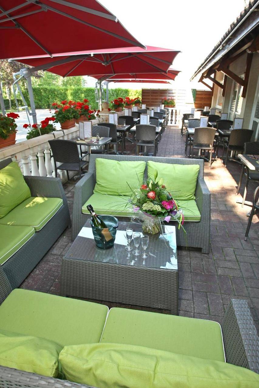 Logis Hotel Restaurant Bagatelle - 51530 Dizy in Dizy, Parc naturel régional de la Montagne de Reims