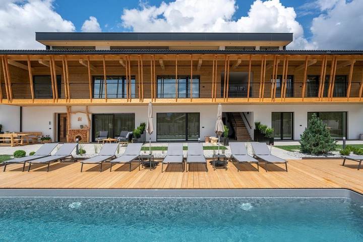 Ferienwohnung für 6 Personen, mit Ausblick und Garten sowie Pool - 1