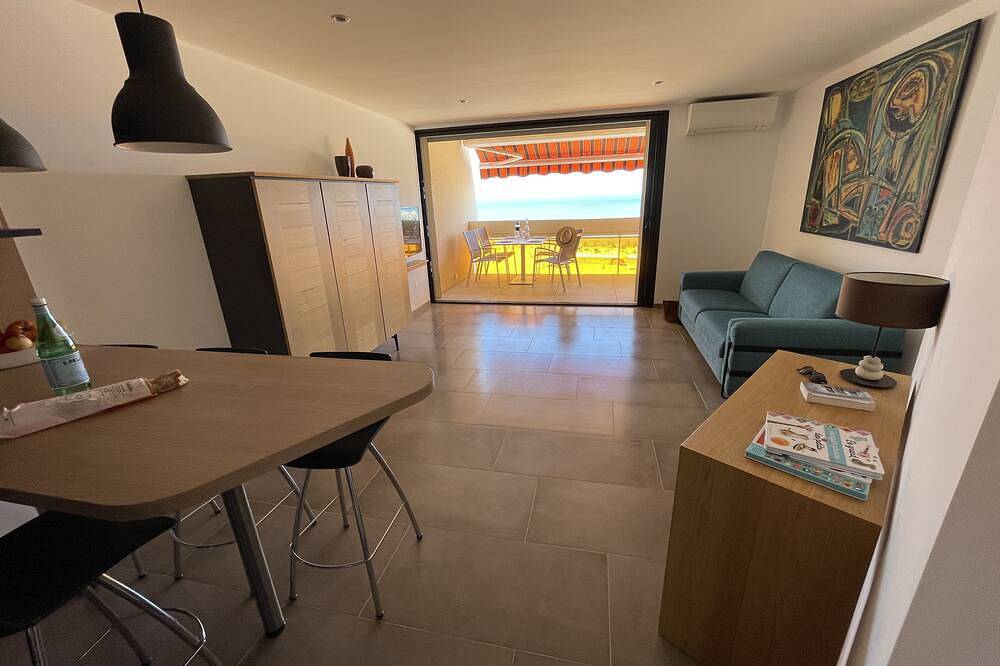 Entire apartment, Palavas-centre : 2 bedrooms, terrace, splendid sea view (sleeps 6) in Palavas-les-Flots, Côte d'Améthyste