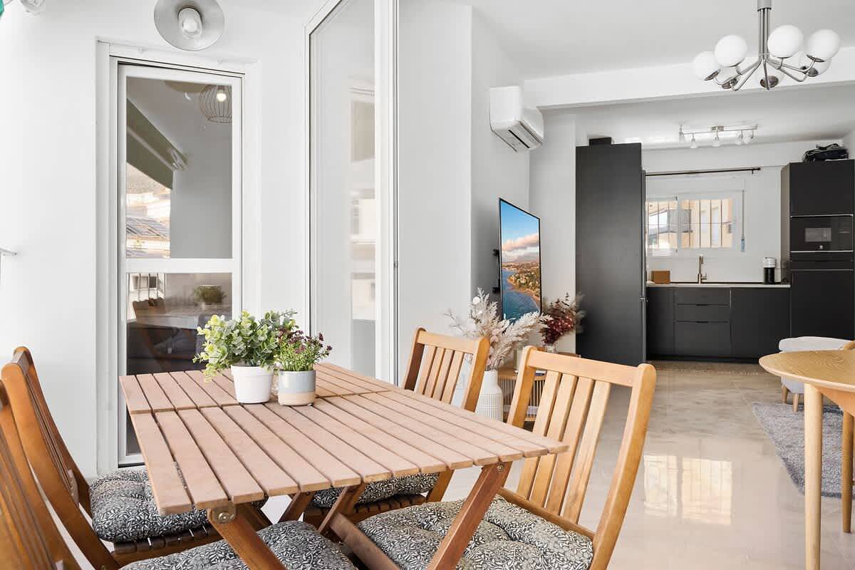 Entire holiday apartment, Colina Blanca family apt by Costarentals in Torreblanca (Fuengirola), Fuengirola