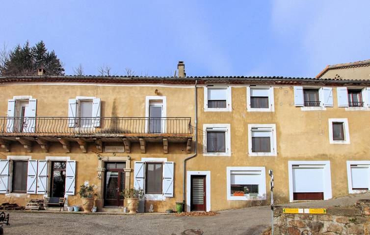 Location de vacances pour 4 personnes, avec terrasse et jardin à Saint-Julien-du-Gua