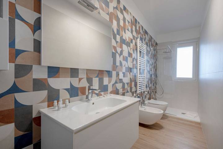 Ganze Wohnung, Ferienwohnung für 5 Personen mit Balkon/Terrasse in Bari, Bari Provinz
