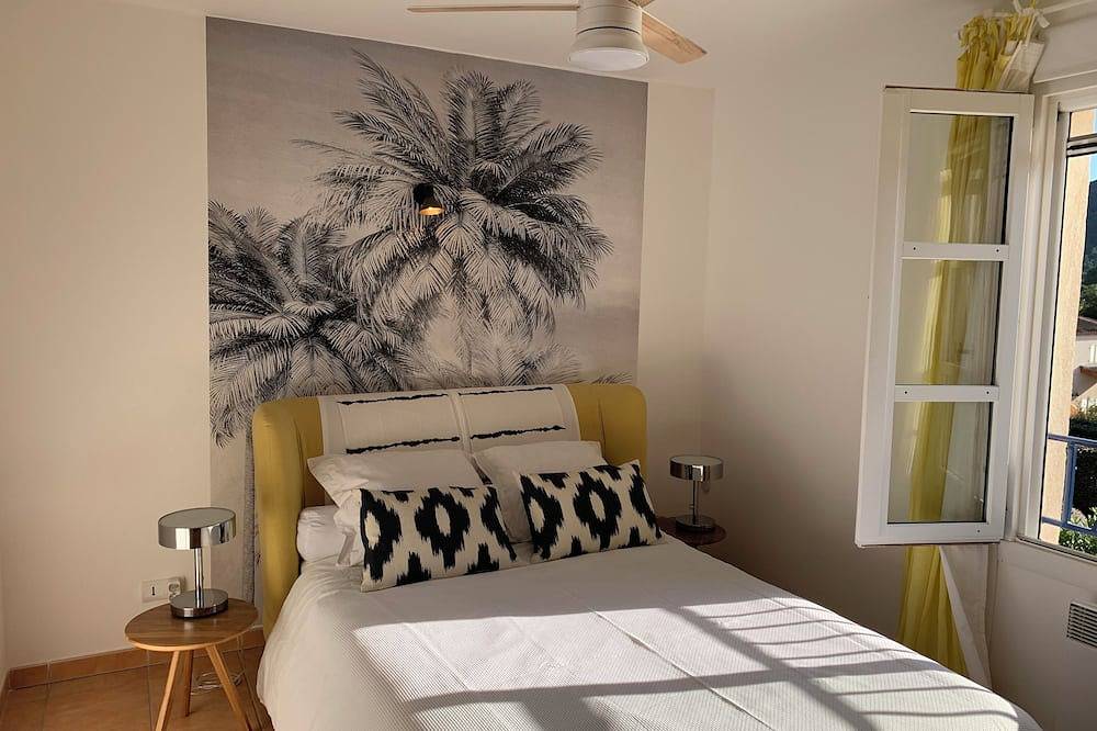 Golf de Saint Tropez, charming house, small private garden, swimming pool in La Môle, Draguignan region