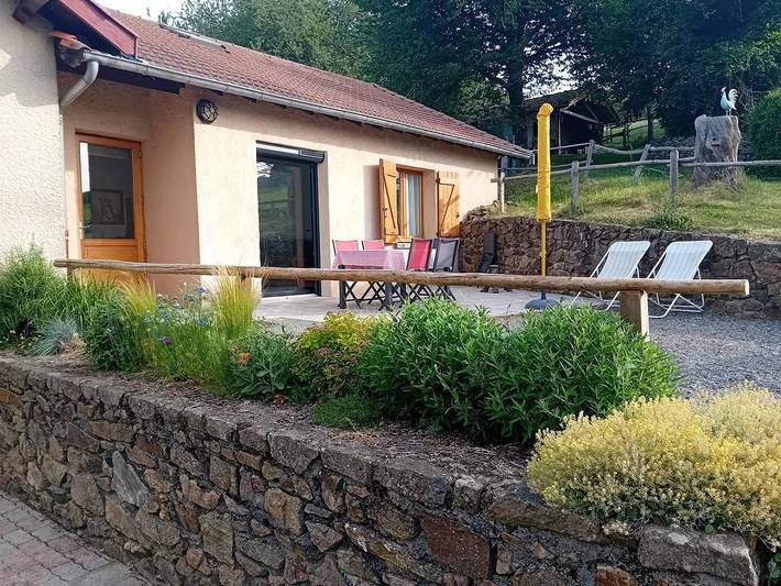 Gîte pour 6 personnes, avec Terrasse et Jardin dans Affoux