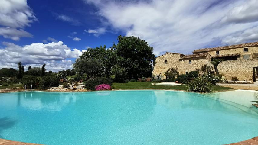 Gîte pour 15 personnes, avec terrasse et jacuzzi ainsi que piscine et jardin à Saint-Laurent-des-Arbres - 4